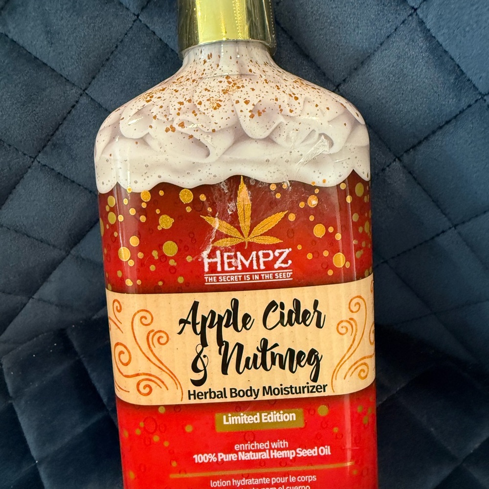 Hempz Apple Cider & Nutmeg Herbal Body Moisturizer - Red, Gold, White